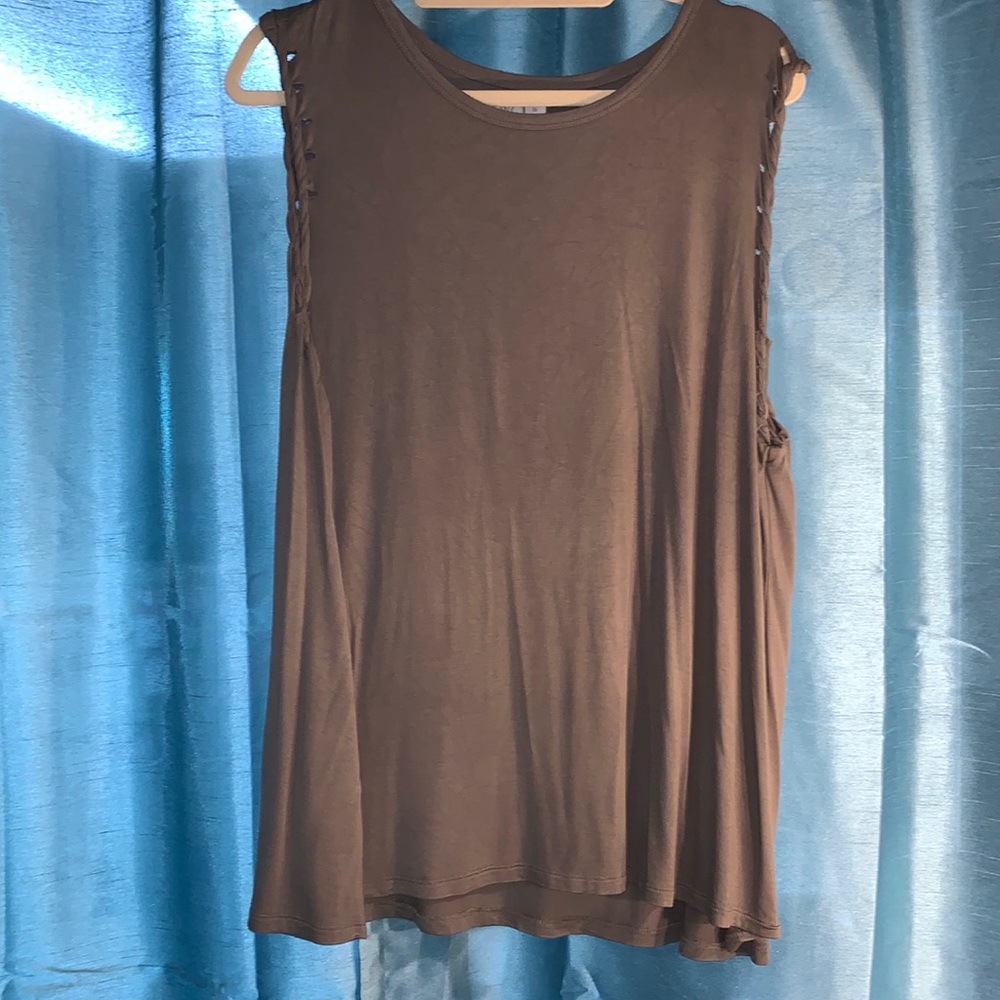 Maurice’s braided arm tank